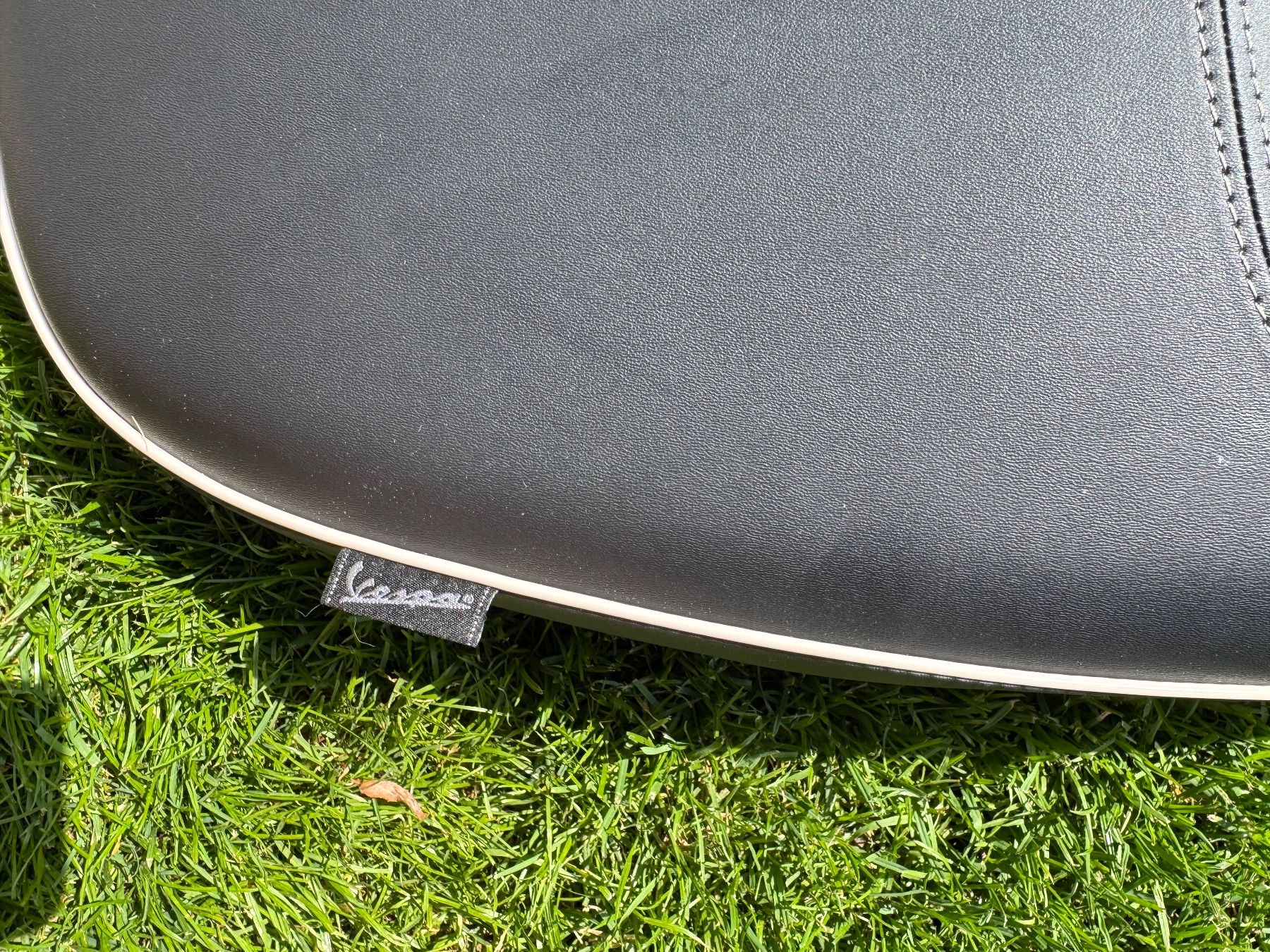 Vespa Tutti pezzi di ricambio per scooter: Vespasattel neu – Nuovo e nell'imballaggio originale da Thun venduto da Marley2015 1