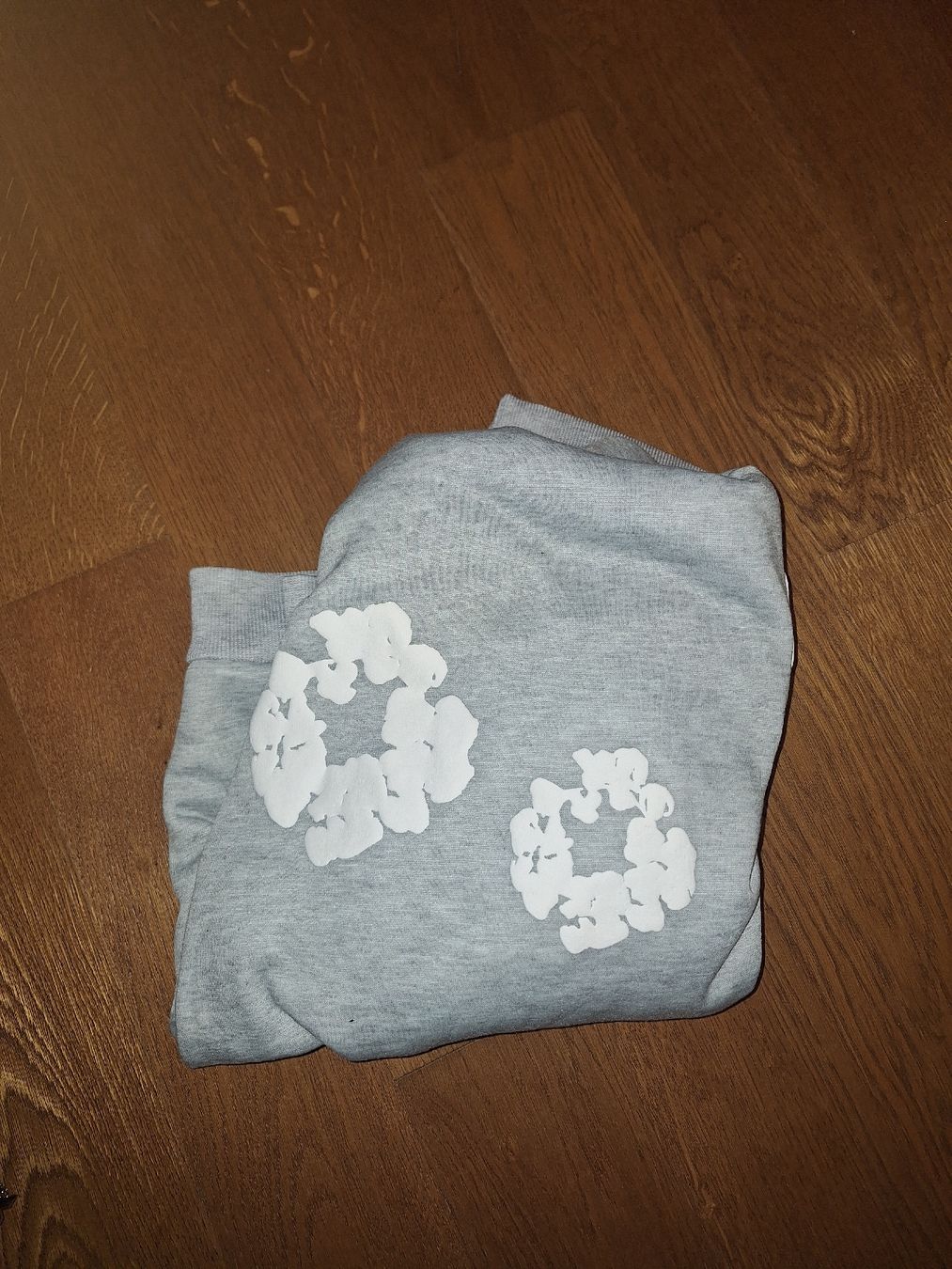 Maglioni & Felpe: pull denim tears  – Nuovo e nell'imballaggio originale da Corcelles NE venduto da joh_9vj9 1