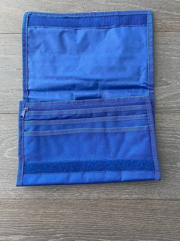 Trousses de maquillage: Reise-Necessaire/-Mappe Kuoni blau – D'occasion à Hünenberg par Betsch1 1