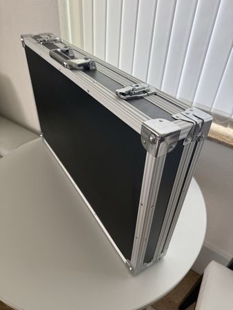 Transportkoffer mit Aluminiumrahmen 72 x 42 x 11 cm