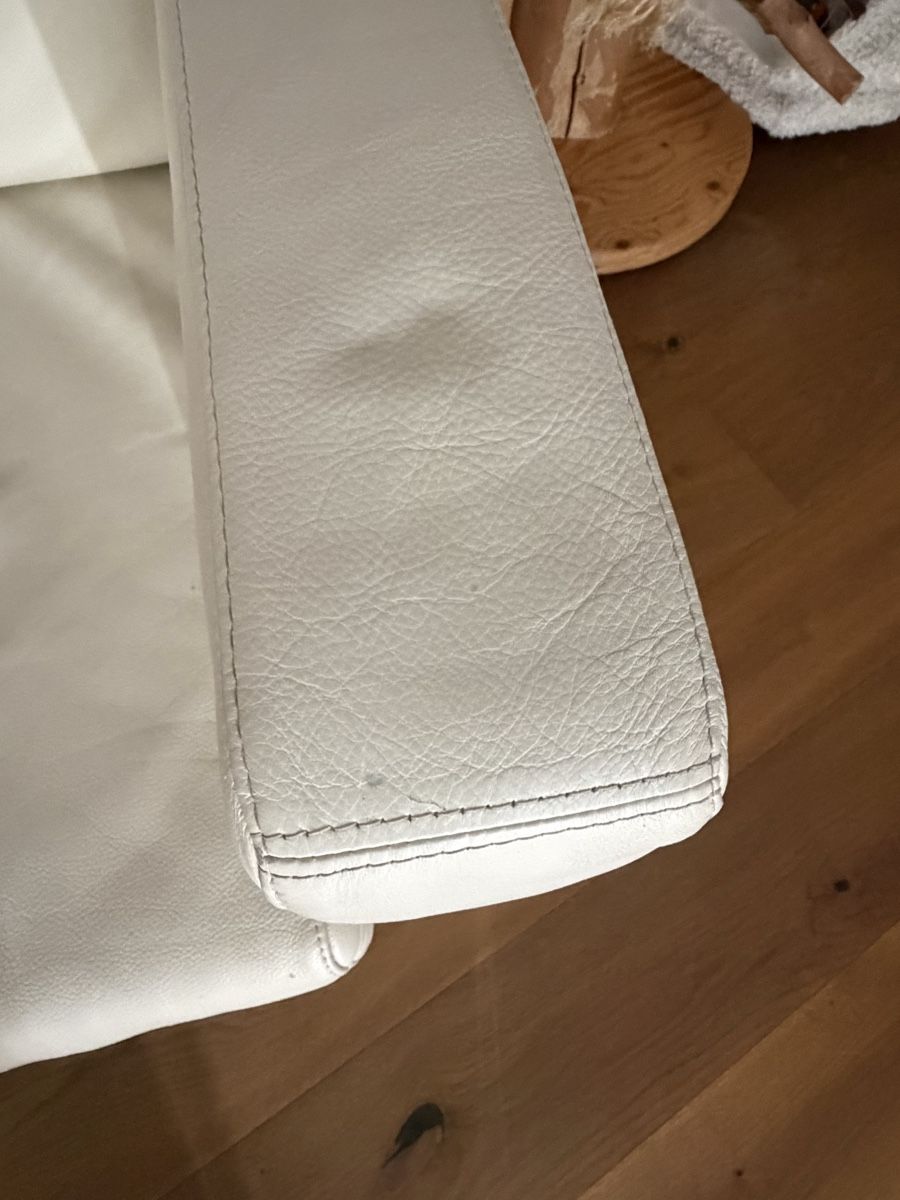 Poltrone: Ledersessel weiss mit Metallgestell  – Usato da Magden venduto da SCO13 7