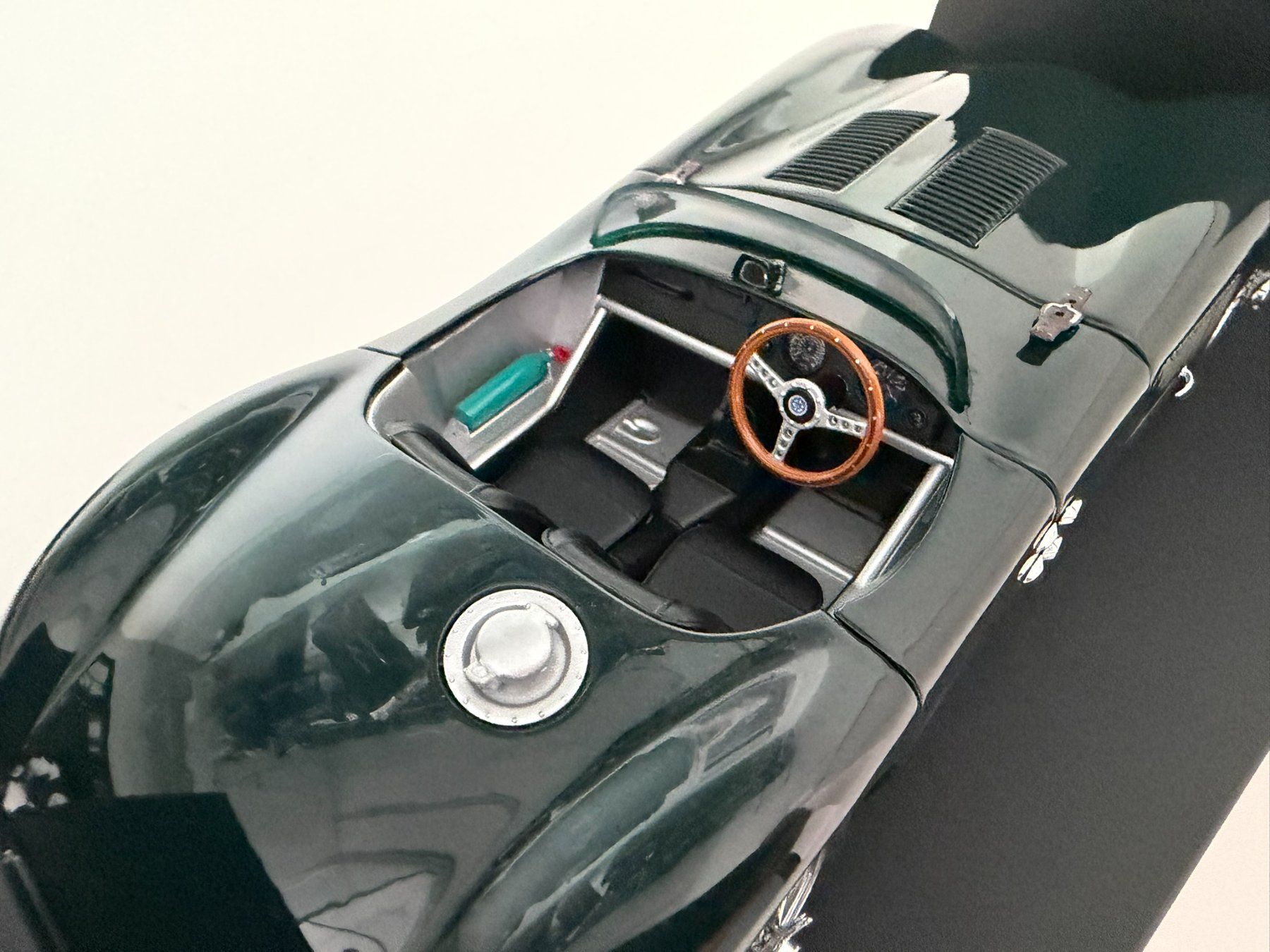 Autoart Modellini d'auto: 1:18 AUTOart - Jaguar C-Type – Usato da Tübach venduto da BonnevilleMotors