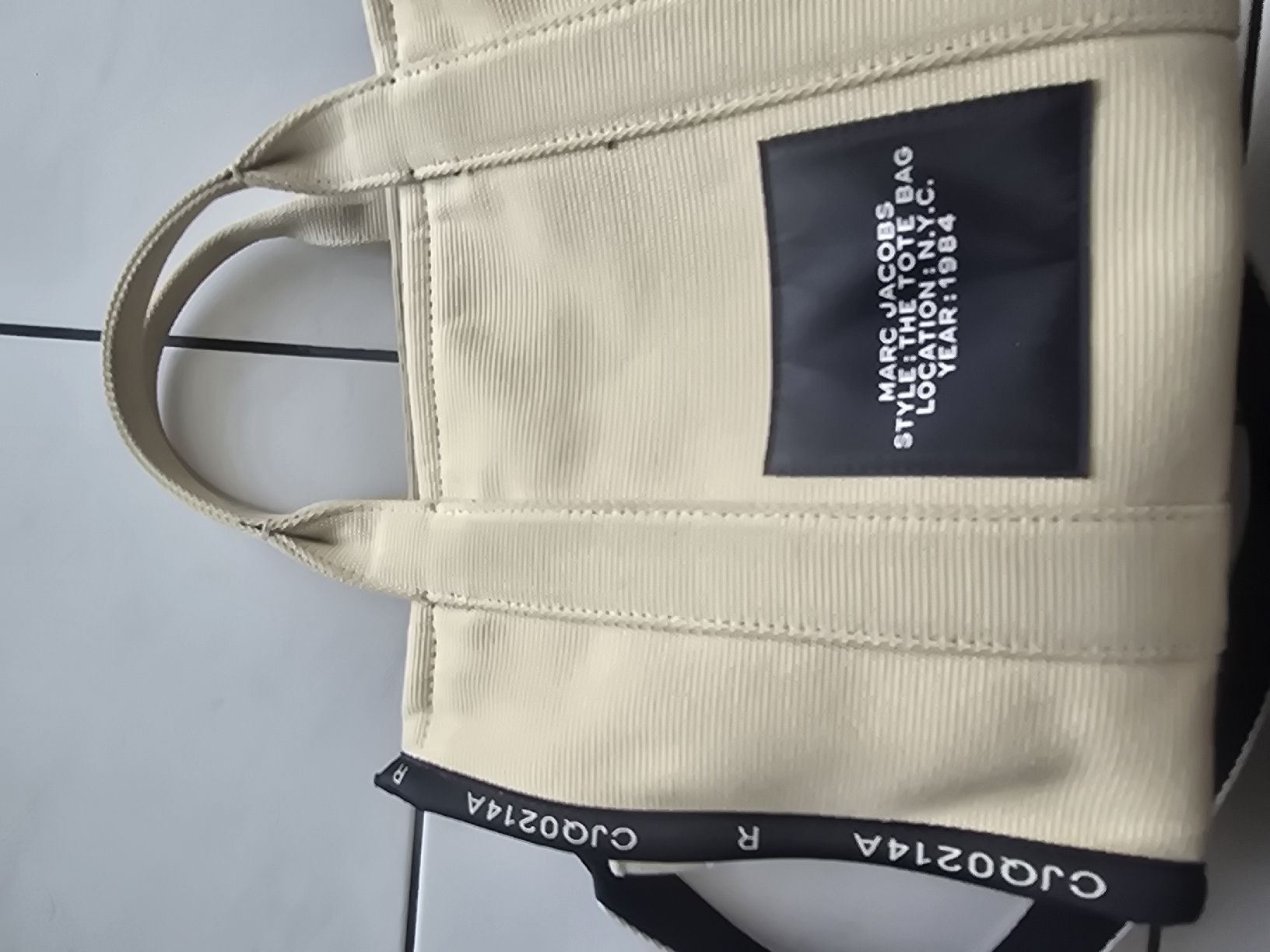 Marc Jacobs Borse: Marc Jacobs The Tote Bag Medium – Usato da Naters venduto da LeoSant 3
