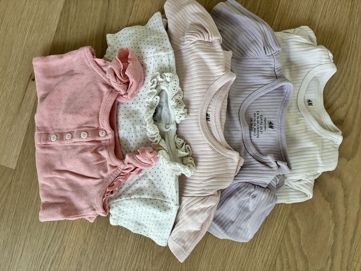 Kleiderpakete & -sets: Lots d habits filles 18-24 mois  – Gebraucht aus Veyrier von ben_dm5d 7