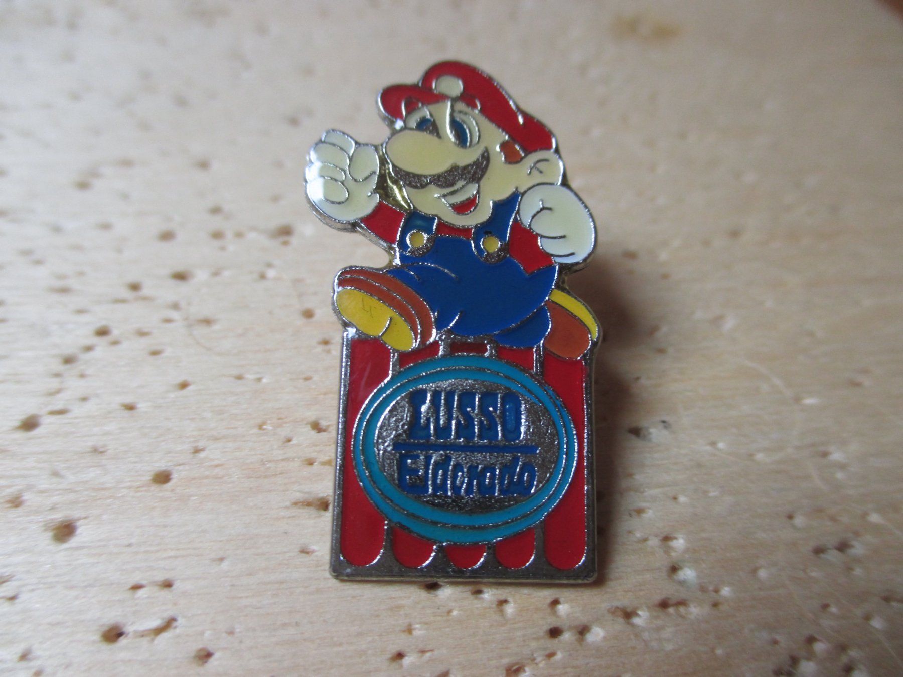 Nintendo Placchette & Badge: Nintendo Super Mario Lusso Eldorado Pin – Nuovo (secondo la descrizione) da Felsberg venduto da sanwill