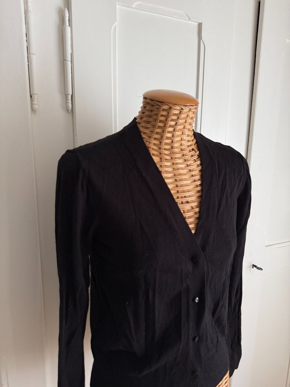 Jacken: Feinstrick Cardigan schwarz XS – Gebraucht aus Zürich von Diazaio 1