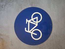 Verkehrsschild Radweg rund blau  mit Fahrradsymbol