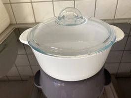Schüssel mit Glasdeckel