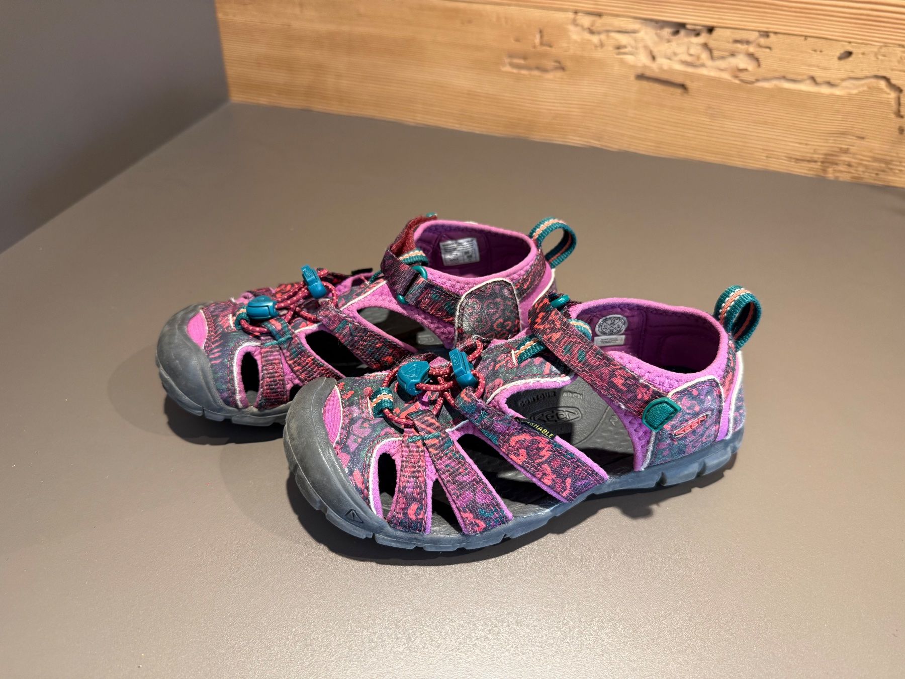 Chaussures filles: Keen Sandale 31 – D'occasion à Egg-Flawil par Klibis