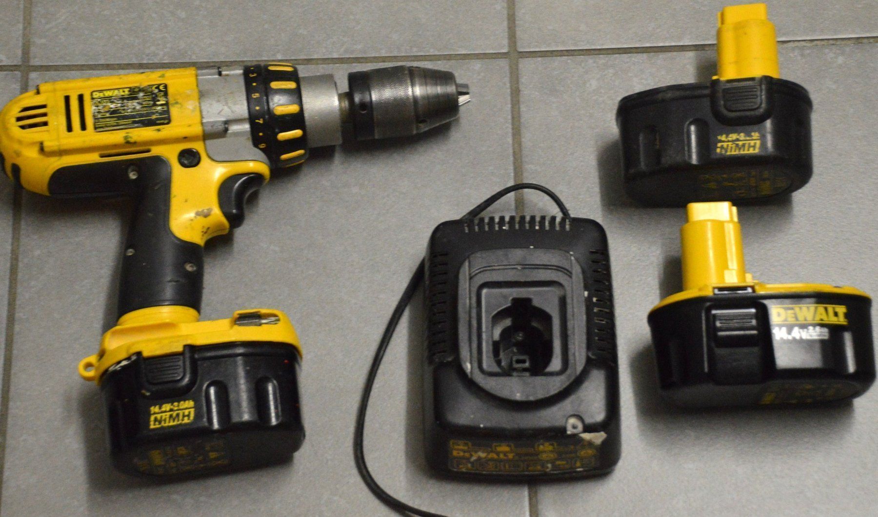 Dewalt dc935 sales