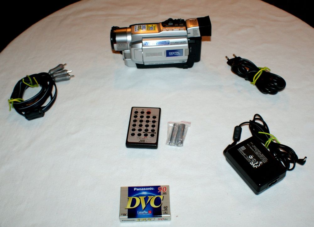 JVC GR-D93E Camescope Mini DV - Platyphoto