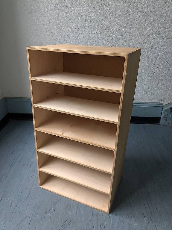 Scaffali: Kleines Regalmöbel – Usato da Zürich venduto da t-o-b-i-a-s