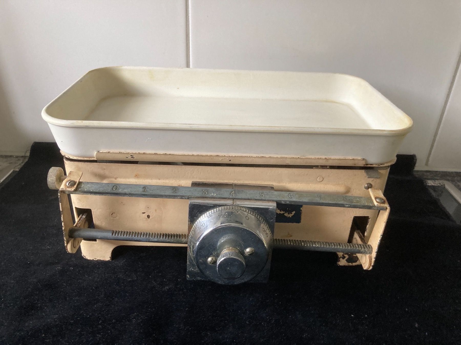 Waagen und Gewichte: Alte Küchen - Wage -   Vintage – Gebraucht aus Zürich von Chaeffeler