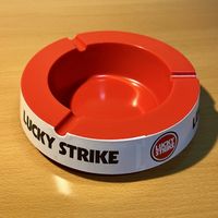 Cendrier Lucky Strike vintage