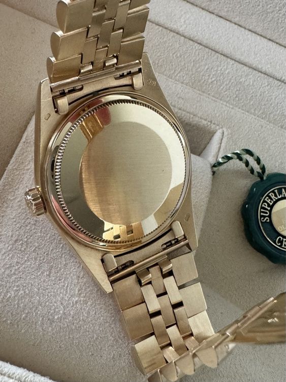 Rolex Orologi: Rolex Datejust Full Gold mit Garantie, Full set Top Zustand – Nuovo e nell'imballaggio originale da Schaffhausen venduto da kim-kardashian 2