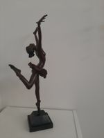 Hohe Ballerina Figur