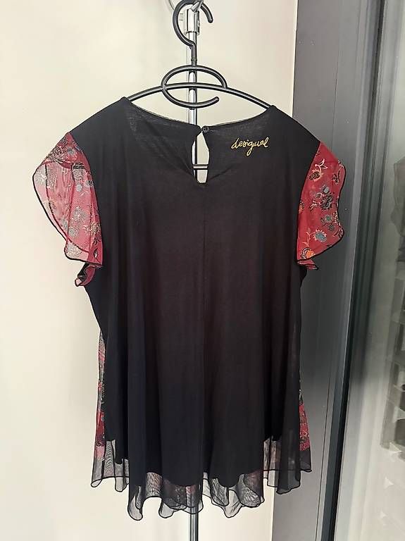 T-shirt: Maglietta Desigual mai indossata  – Usato da Massagno venduto da whi_d5bd 1