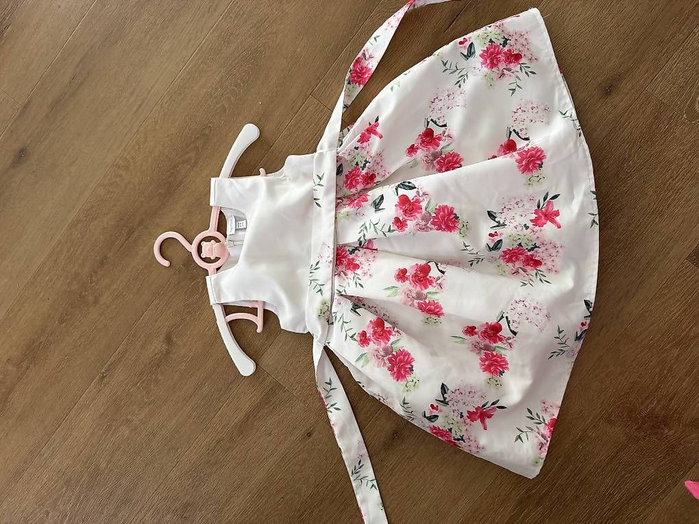 Vestiti & Gonne: Blumenkleid mit passendem Bolero – Usato da Bäch SZ venduto da Blansz 1