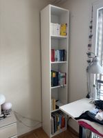 Bücherregal