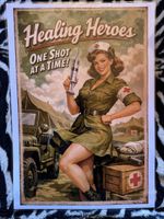 Pin up frau army 