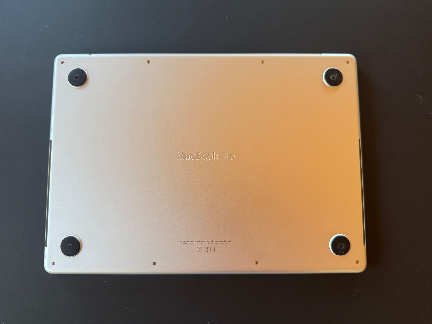 Apple Notebook: Apple MacBook Pro M1 Pro 14" Silber – Usato da Castel San Pietro venduto da Steex33 3