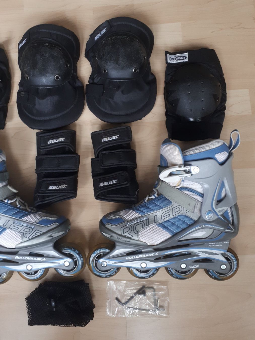 Pattini in linea & Pattini a rotelle: Inline Skates ROLLER B  Grösse 40,5 mit Gelenkschütz – Usato da Dürnten venduto da kuh_7mdq 2