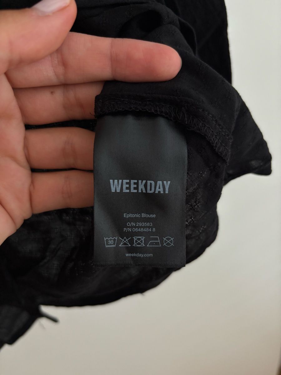 Weekday Camicette: Weekday Bluse – Usato da Winterthur venduto da leimaj 3