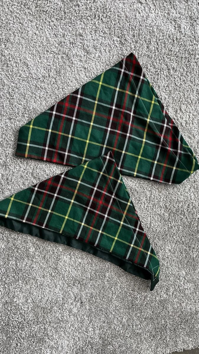 Foulards, Tücher & Schals: 2 Scottish Hund Bandana 70 cm – Gebraucht aus Wallisellen von S_lb 1