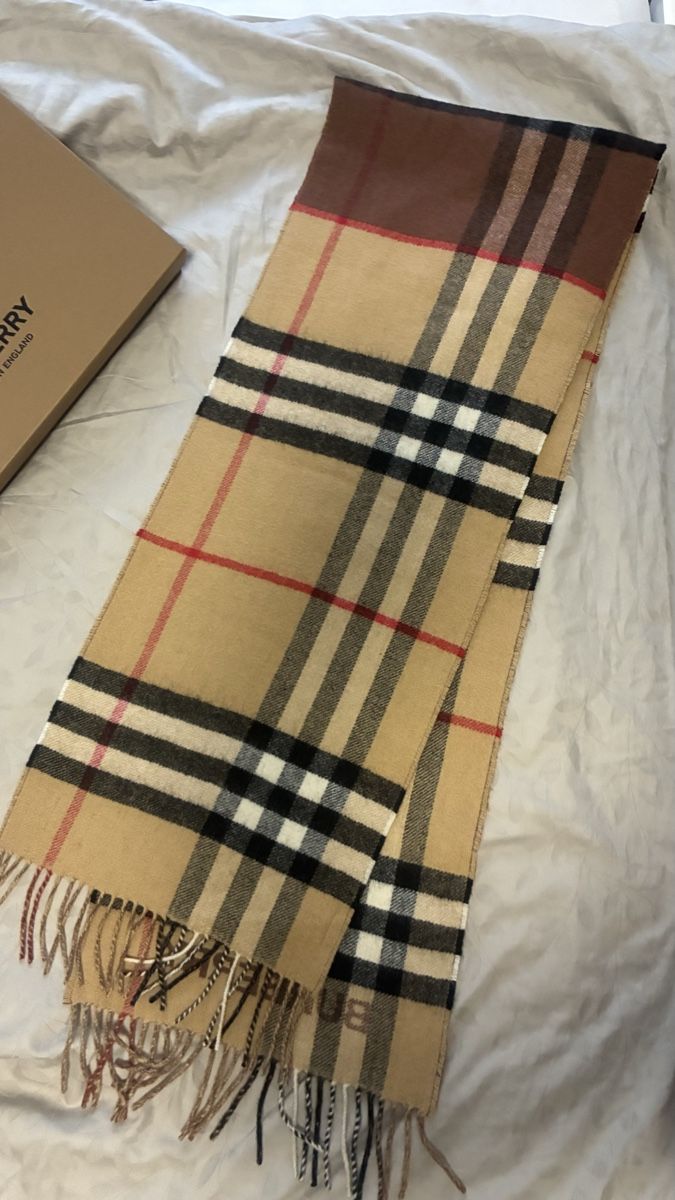 Burberry Foulard & Sciarpe: Burberry 2 farbigen Schal – Nuovo e nell'imballaggio originale da Widen venduto da didy82 4