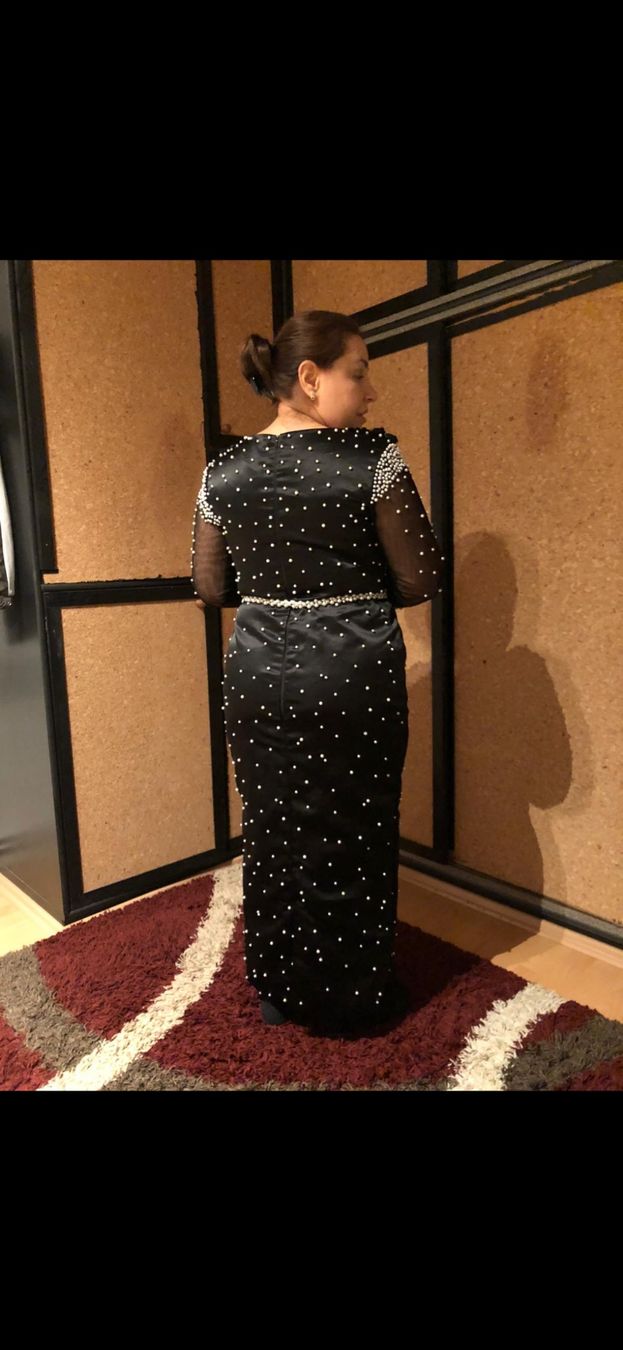Kleider: Besticktes Kleid mit Perlen – Gebraucht aus Perlen von H.Spa 2