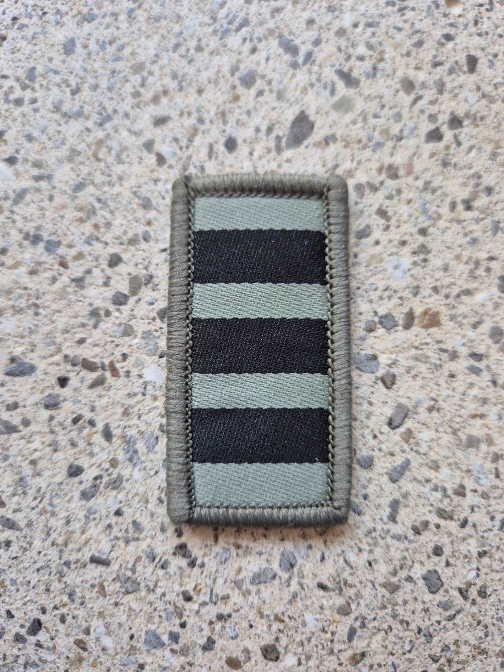 Schweizer Armee Placchette & Badge: *** Gradabzeichen Oberst mit klett *** – Nuovo e nell'imballaggio originale da Riedholz venduto da fr_sIruP