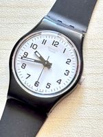 Swatch Damenuhr schwarz weiss Zifferblatt AG 1999