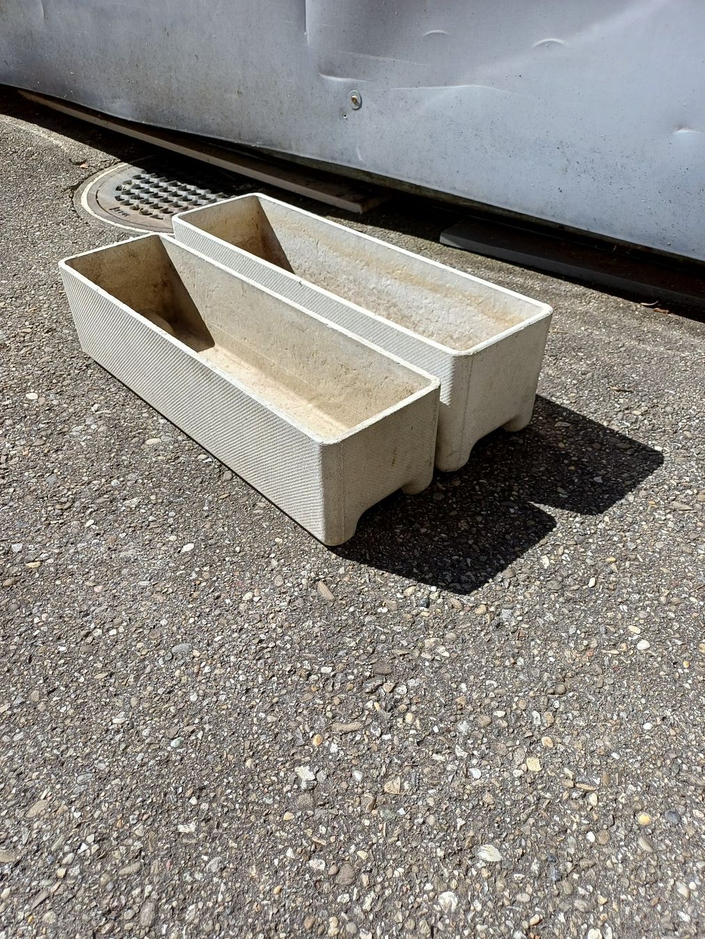 Eternit Pots de fleurs: Blumenkisten/Blumentrog Eternit 2 Stück – D'occasion à Rüegsbach par Urs9990