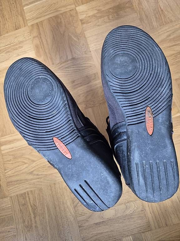 Herrenschuhe: Dainese Motorradschuhe Sommer 41 – Gebraucht aus Arlesheim von Mamamarie 1