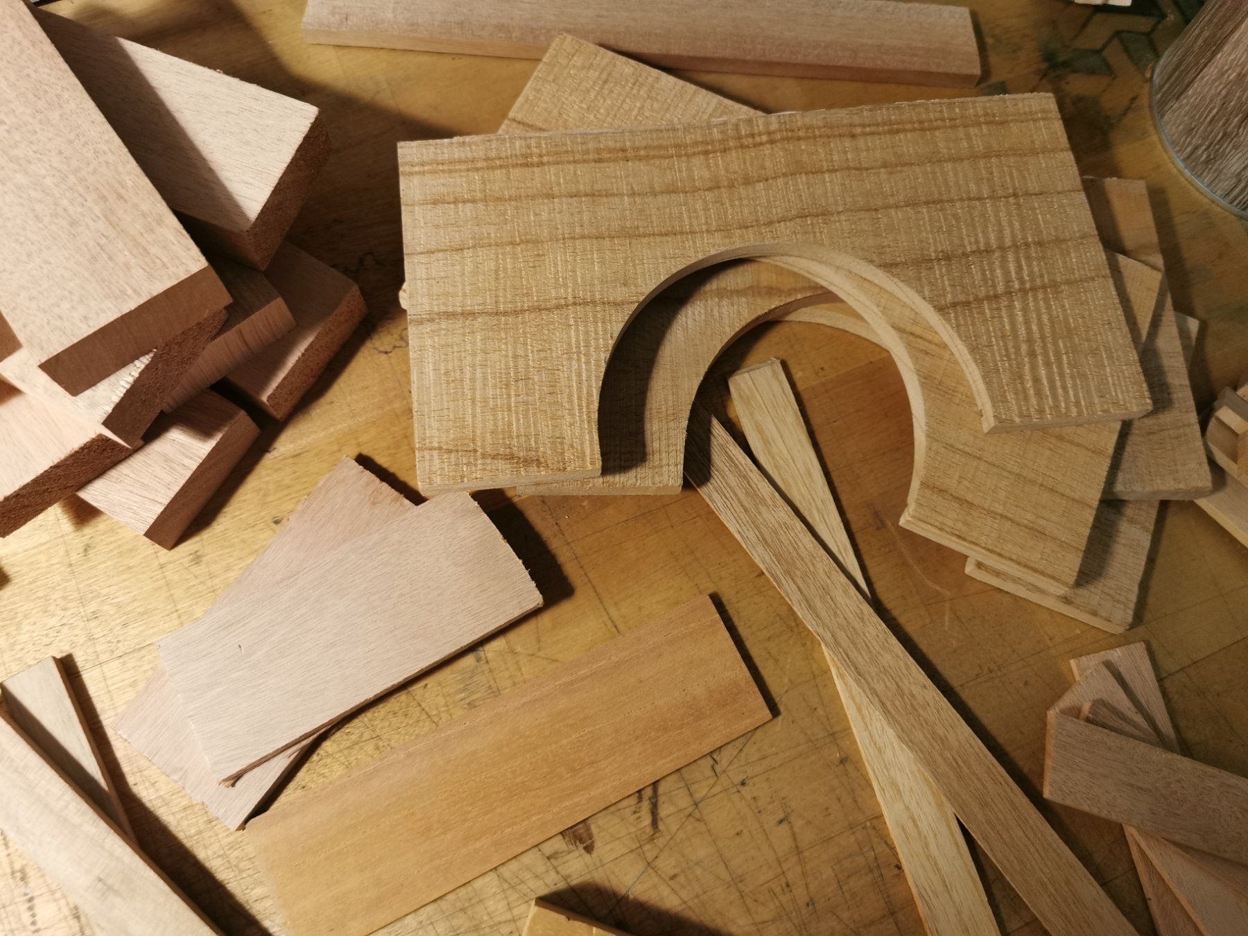 Articles en bois: Zedern Holz Klötze / Holzreste – D'occasion à Wetzikon ZH par Tothart 5