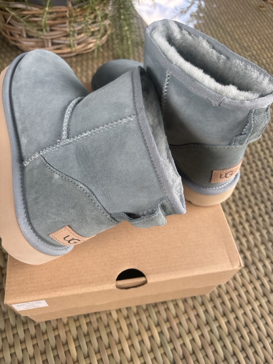 Ugg Damenschuhe: Neu UGG hellblau, 38 – Neu und originalverpackt aus Kreuzlingen von boston010 2