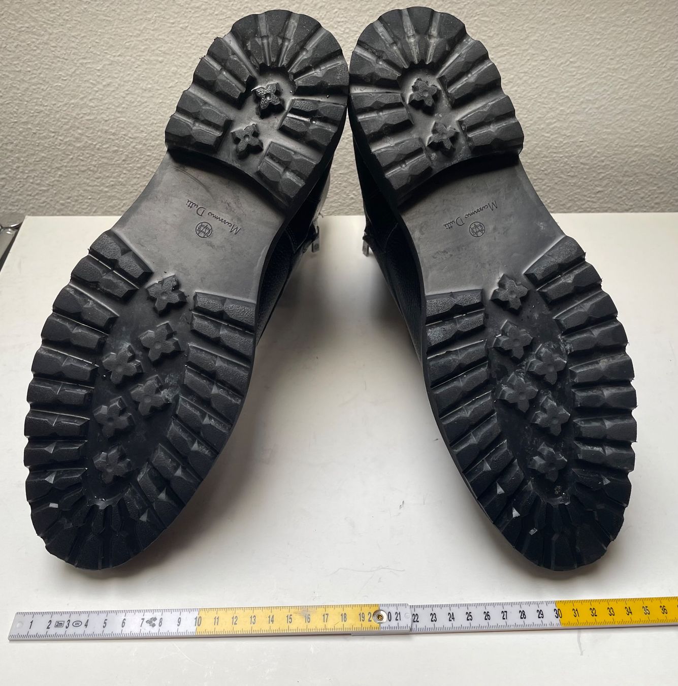 Massimo Dutti Scarpe da uomo: Schwarze Stiefel Gr 46 – Usato da Unterengstringen venduto da DeaundHeinz 3