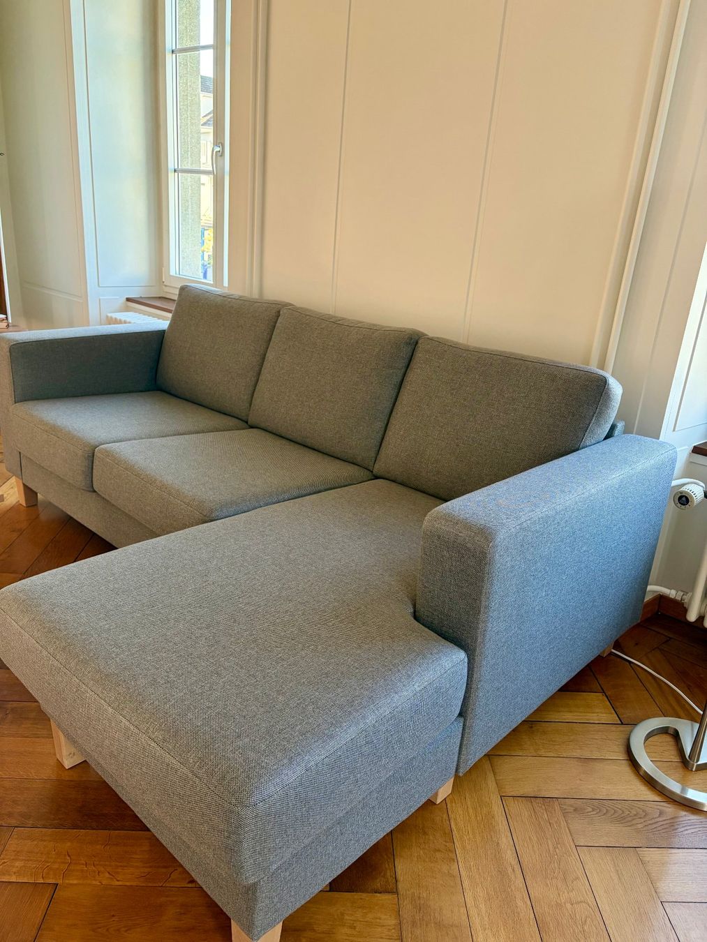 Divani: Ecksofa MAISON 2-Sitzer mit Longchair – Usato da Seon venduto da pav_dcw2 1