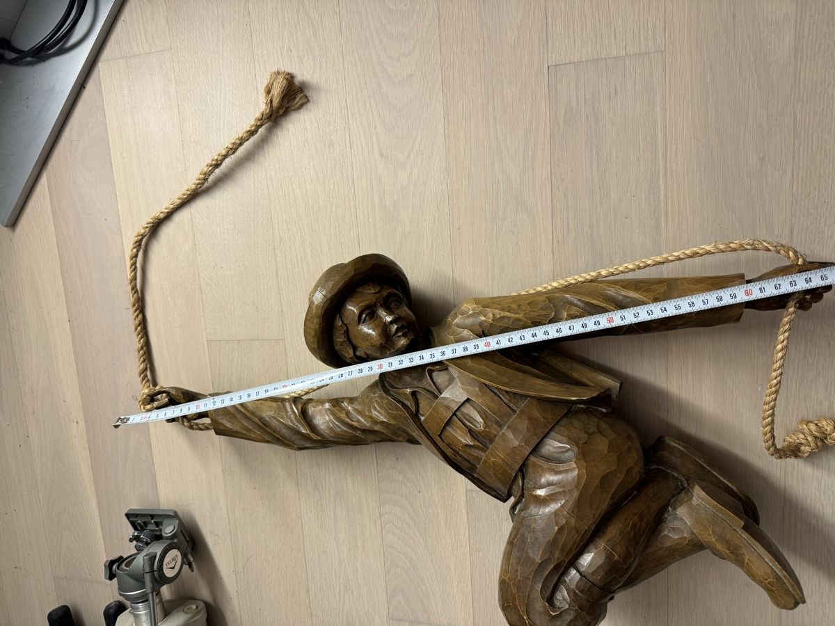 Skulpturen & Statuen: Holzgeschnitzte Abseiler 50 cm, Holzfiguren – Gebraucht aus Morges von SevArt 8