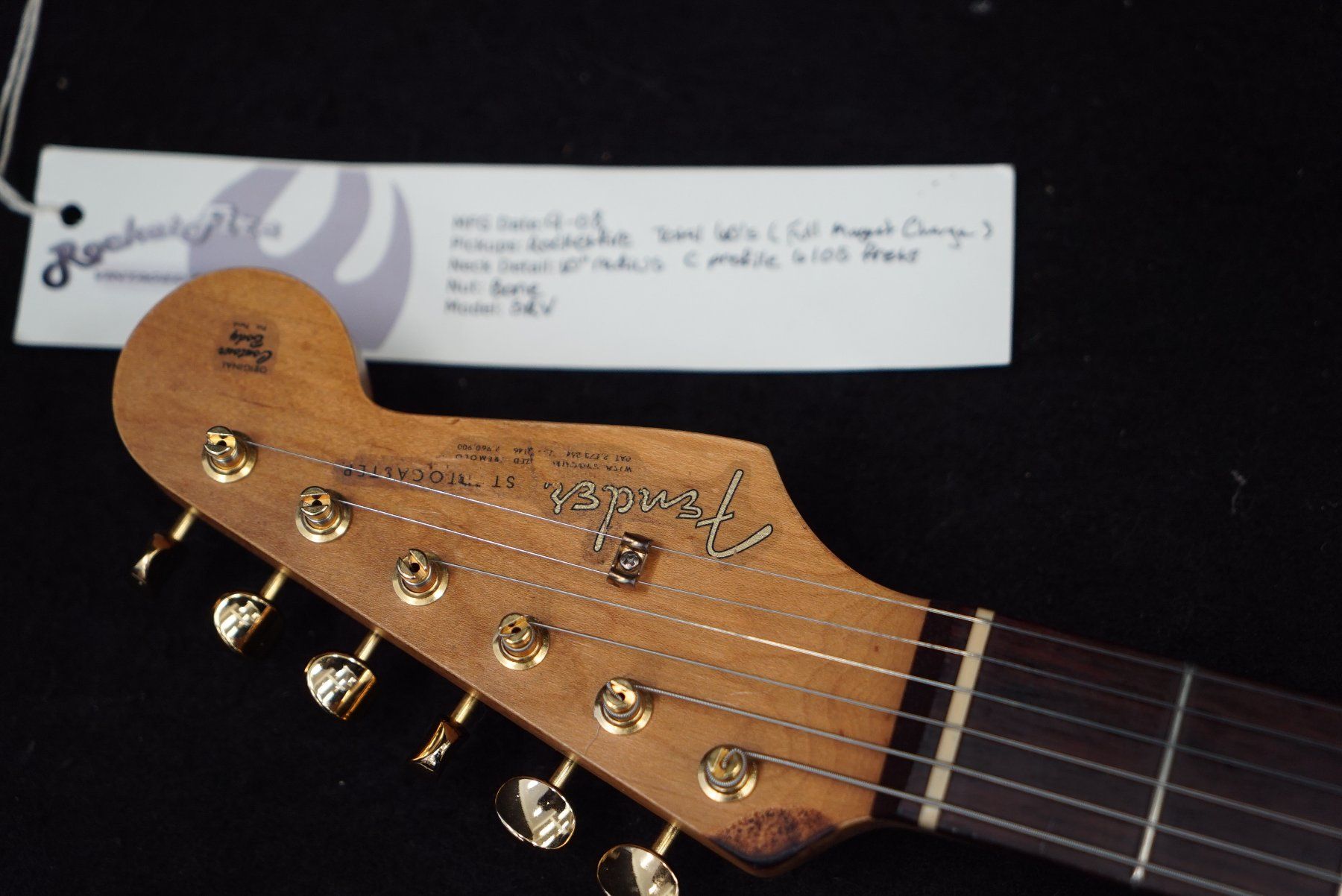 Fender Strumenti musicali: Rocketfire SRV #1 Stratocaster®, Gitarren Total Selected – Usato da Ortschwaben venduto da Musictrade 6