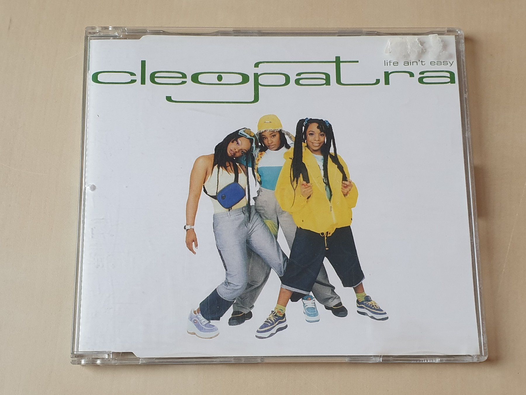 CDs: Cleopatra life is aint easy – Gebraucht aus Stansstad von collectorsshop