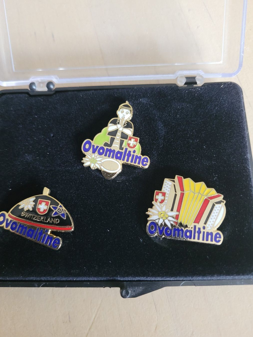 Ovomaltine Placchette & Badge: Pin – Usato da Schwarzenburg venduto da Obofi