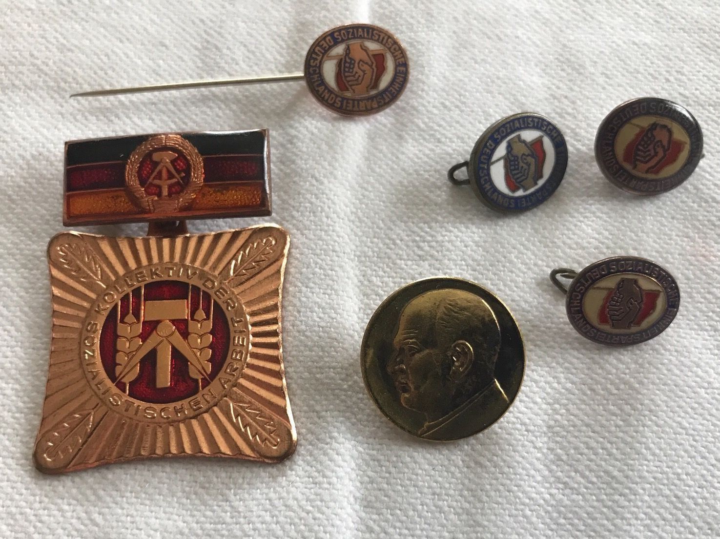 Medaglie: DDR Anstecker / Medaille – Usato da Rebstein venduto da gimmma