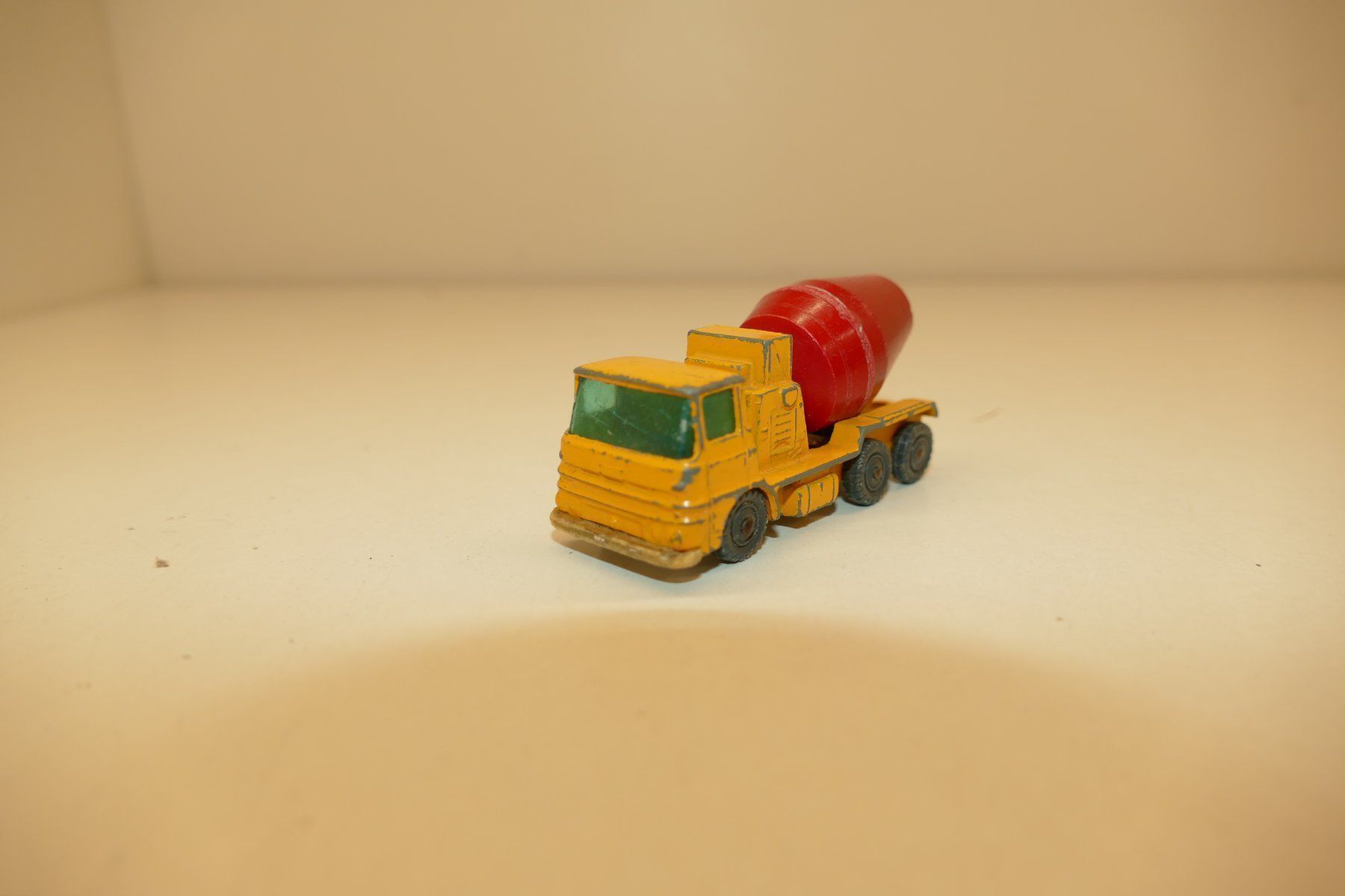 Modellini d'auto: Husky: ERF 66GX Truck – Usato da Niederhasli venduto da rail-duerst