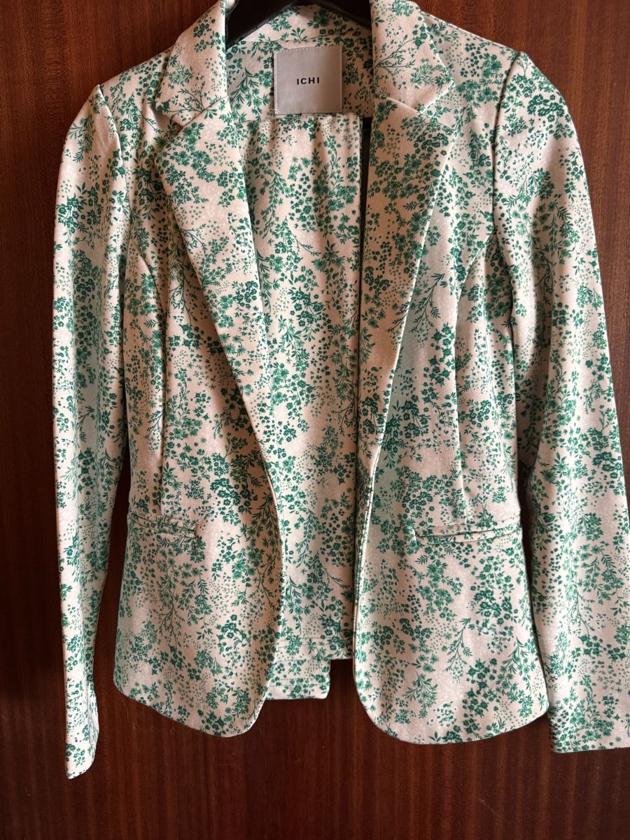 Vestes: Veste Ichi – Neuf (Voir description) à Blonay par Celuna