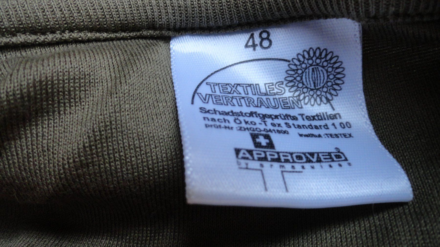 Armée suisse Pulls & Sweat-shirts: Schweizer Armee Gnägi-Rollkragenpullover Gr..48, – D'occasion à Gstaad par Meiel2020 4
