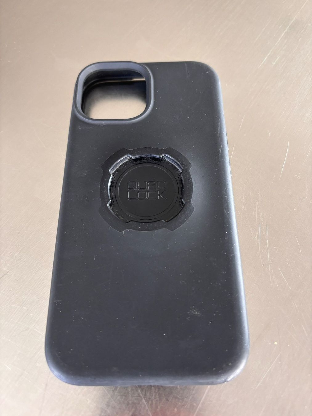 Quad Lock Cover & Protezioni schermo: Quadlock Case für Apple iPhone 15 – Usato da Beromünster venduto da Ida15 1