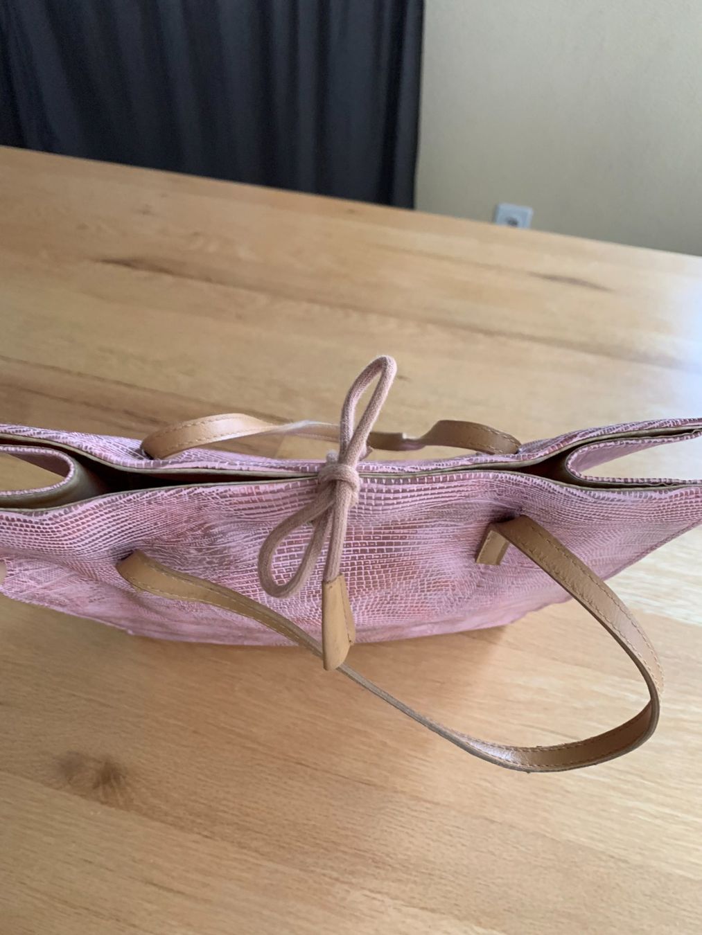 Taschen für Damen: Tasche rosa in Krokodiloptik – Gebraucht aus Nendeln von smile020 1