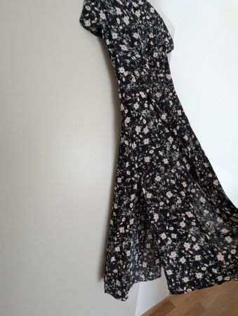 Feminines floral blumen Maxikleid Bershka Gr. L