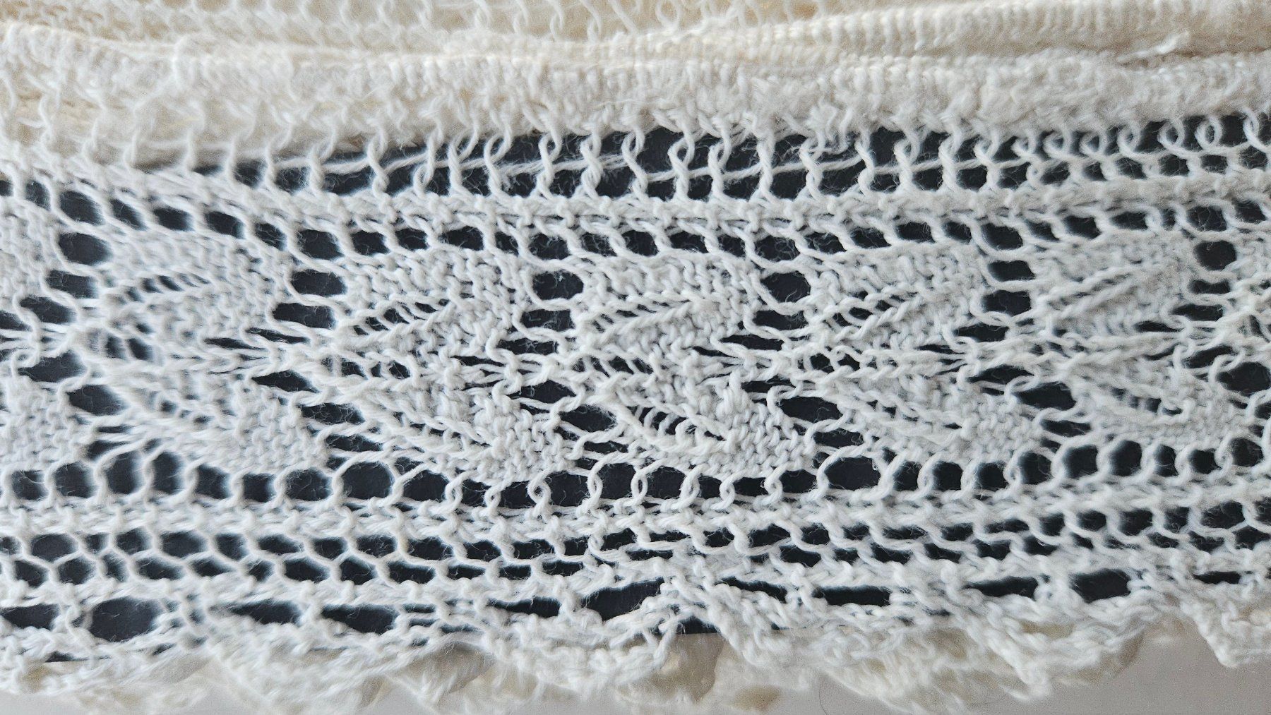 Tessuti: Spitzen geklöppelt, gestrickt, Filettechnik – Usato da Zürich venduto da Budleia 4